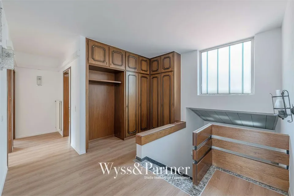Spacieux appartement de 5.5 pièces dans un quartier central à Monte Carasso - Id – photo 9 sur 13