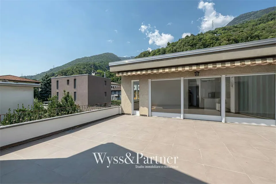 Spacieux appartement de 5.5 pièces dans un quartier central à Monte Carasso - Id – photo 3 sur 13
