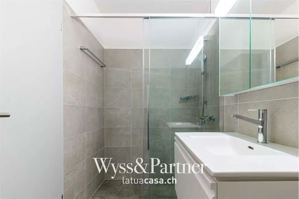 Biasca - helles 3.5-Zimmer-Apartment – Foto 8 von 12