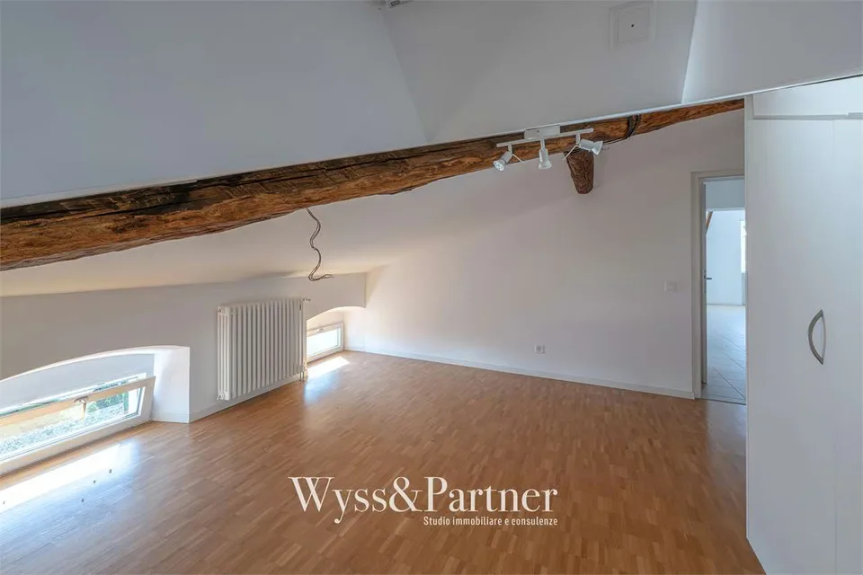Balerna geräumige 3,5-Zimmer-Dachgeschosswohnung – Foto 7 von 13