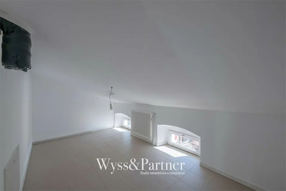 Balerna geräumige 3,5-Zimmer-Dachgeschosswohnung – Foto 9 von 13