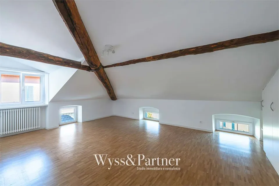 Balerna geräumige 3,5-Zimmer-Dachgeschosswohnung – Foto 4 von 13
