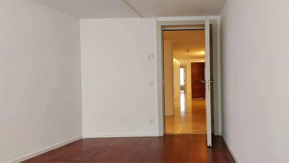 Prestigebüro zur Miete in Lugano – Foto 7 von 13