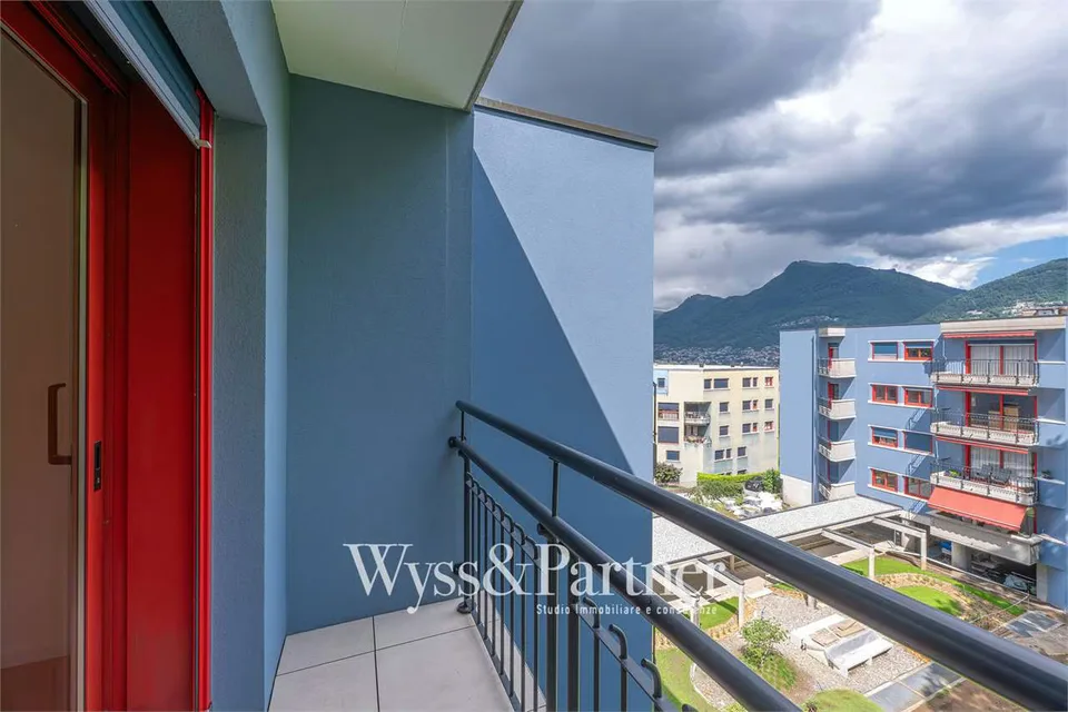 4.5 rooms renovated in Lugano with terrace, 2 bathrooms and parking – photo 13 of 13