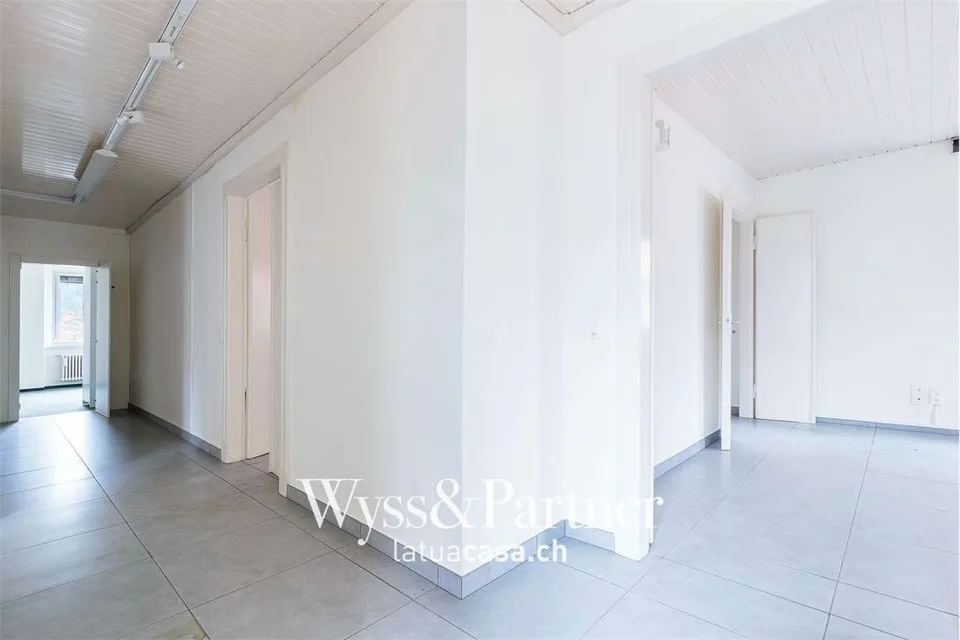 Chiasso, ufficio di 150 mq + locale separato – foto 8 di 10