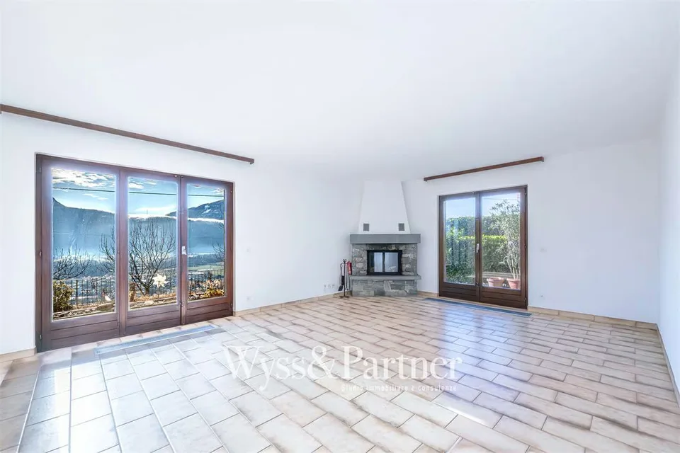 Agarone - Charmantes Haus auf drei Ebenen mit privatem Garten und Pool – Foto 2 von 13