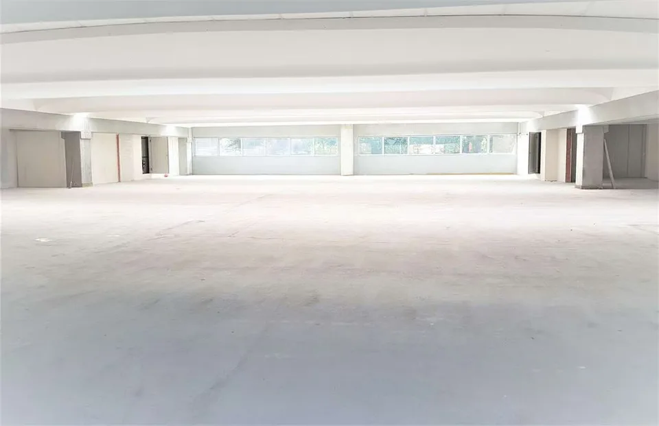 Bâtiment moderne de bureaux/production/industriel – photo 2 sur 6