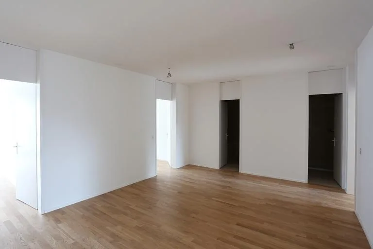 Modern 5.5-room apartment near the Langen Erlen – photo 2 of 8
