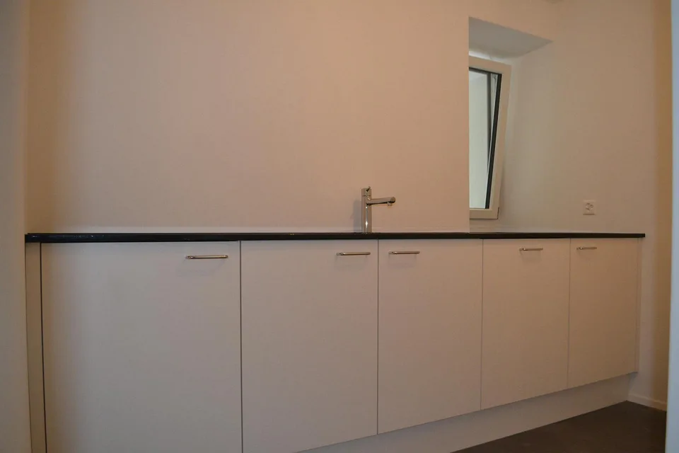 Atelier / Bureau pour Commerce Silencieux à Lucerne à Louer – photo 2 sur 6