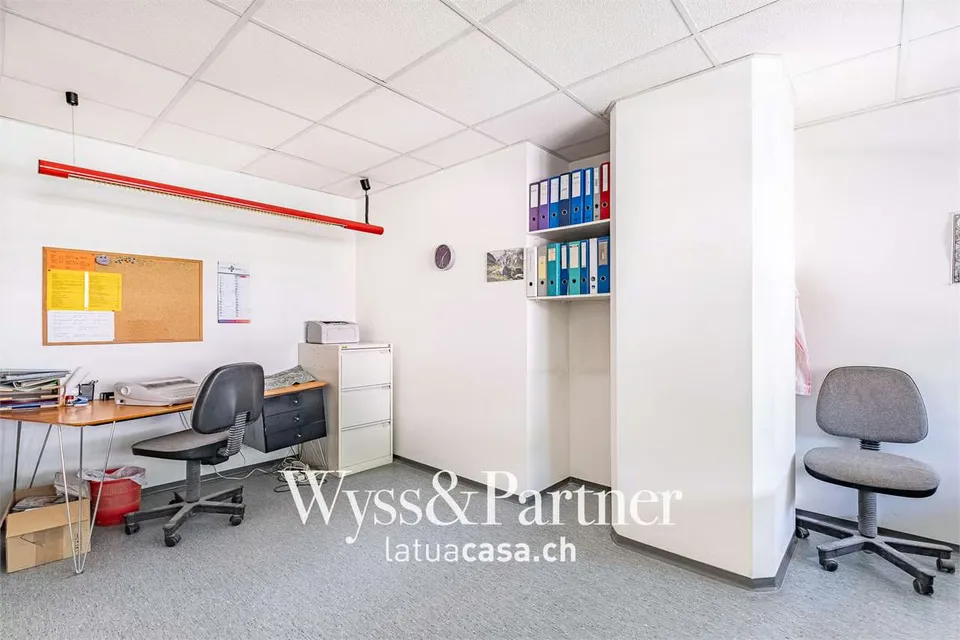 Locarno - bureau pratique et spacieux – photo 5 sur 9