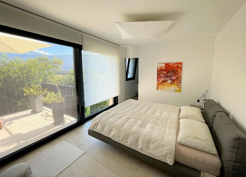 Appartement élégant dans les collines avec vue panoramique – photo 16 sur 19