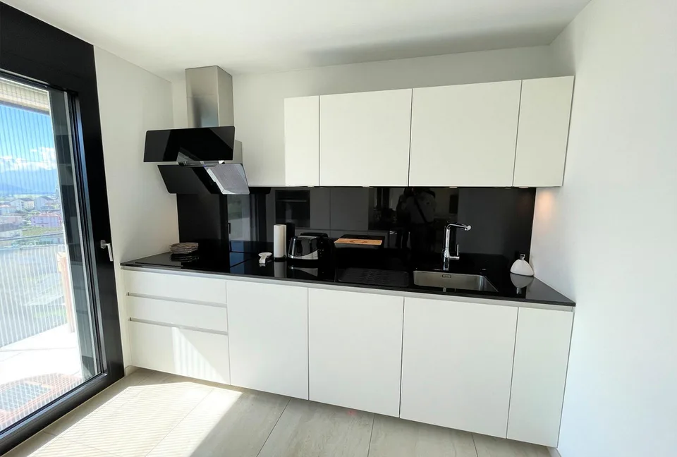 Appartement élégant dans les collines avec vue panoramique – photo 12 sur 19
