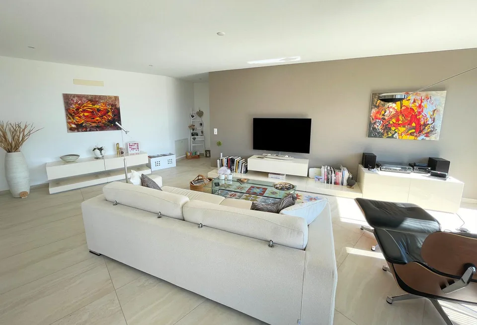 Appartement élégant dans les collines avec vue panoramique – photo 8 sur 19