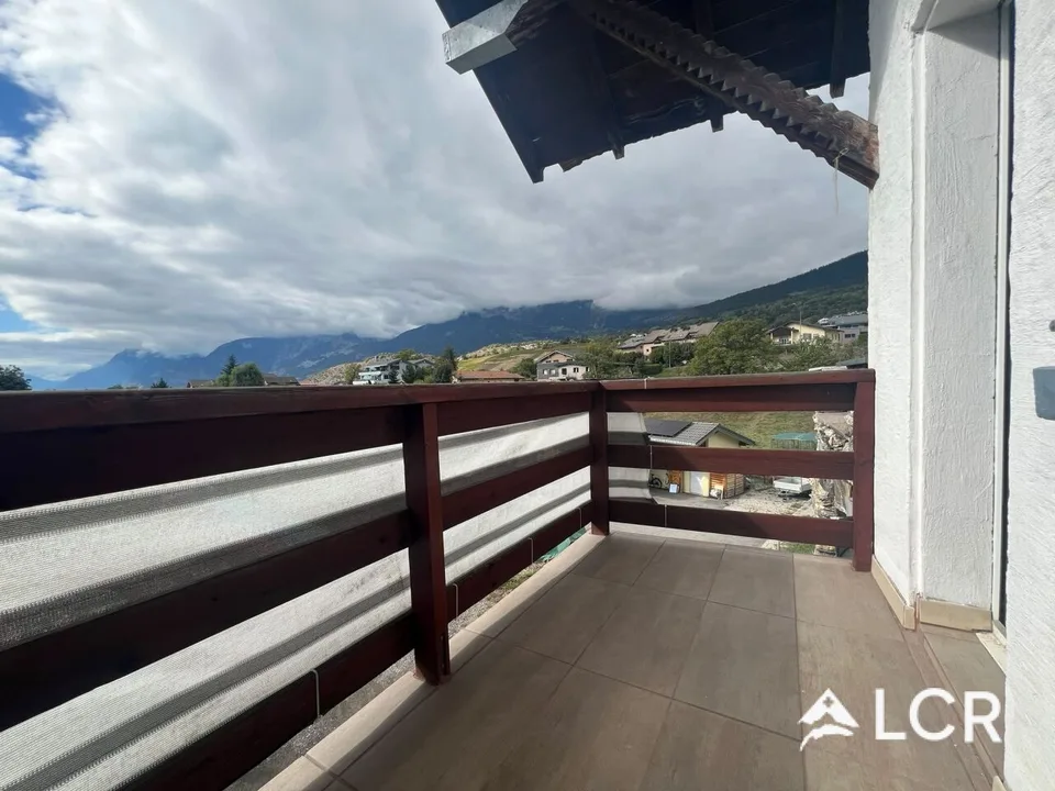 Schöne atypische Wohnung in Saviese / 3 Schlafzimmer / 1 Badezimmer / 1 Balkon / 3 Parkplätze – Foto 5 von 11