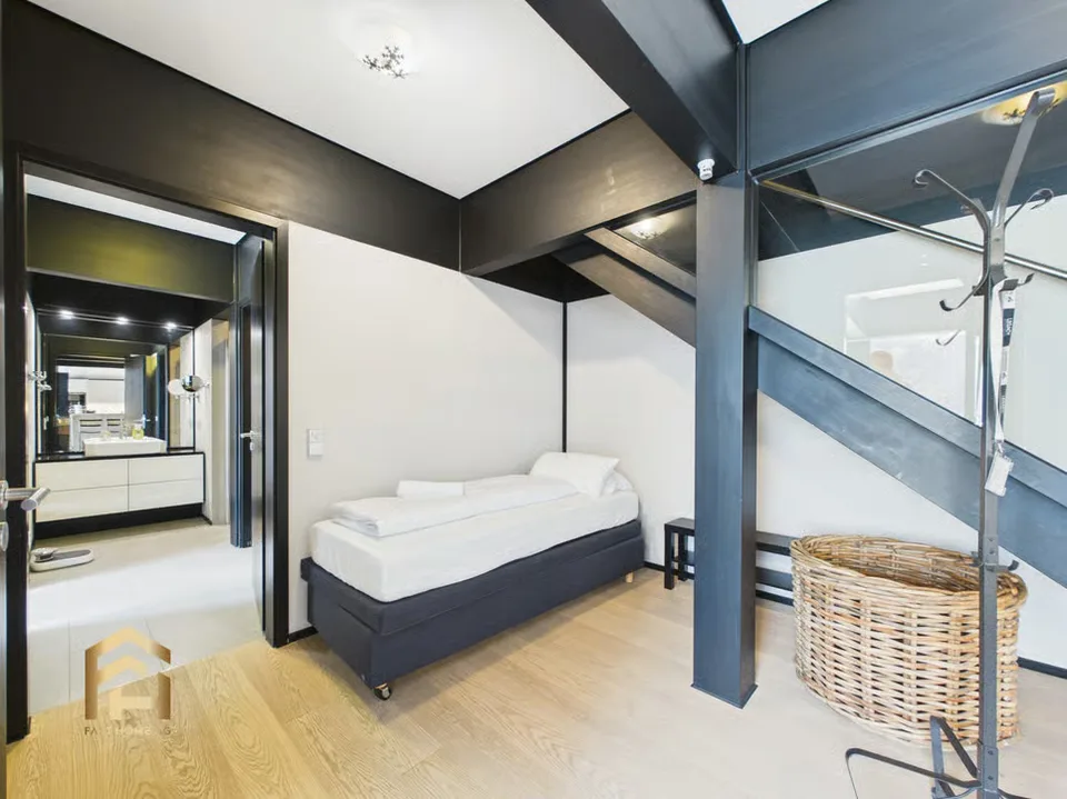 Über den Dächern der Lauchernalp 5.5-Zimmer-Duplex-Penthouse – Foto 8 von 13