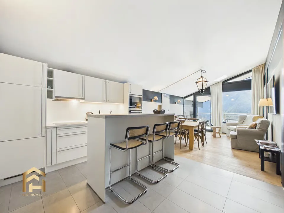 Über den Dächern der Lauchernalp 5.5-Zimmer-Duplex-Penthouse – Foto 3 von 13