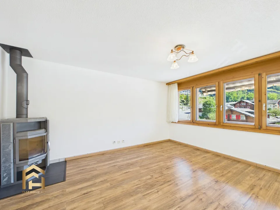 Lichtdurchflutete, grosszügige 4.5-ZWG mit Balkon & Lift – Foto 4 von 13
