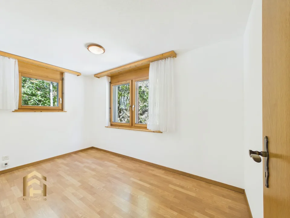 Lichtdurchflutete, grosszügige 4.5-ZWG mit Balkon & Lift – Foto 9 von 13