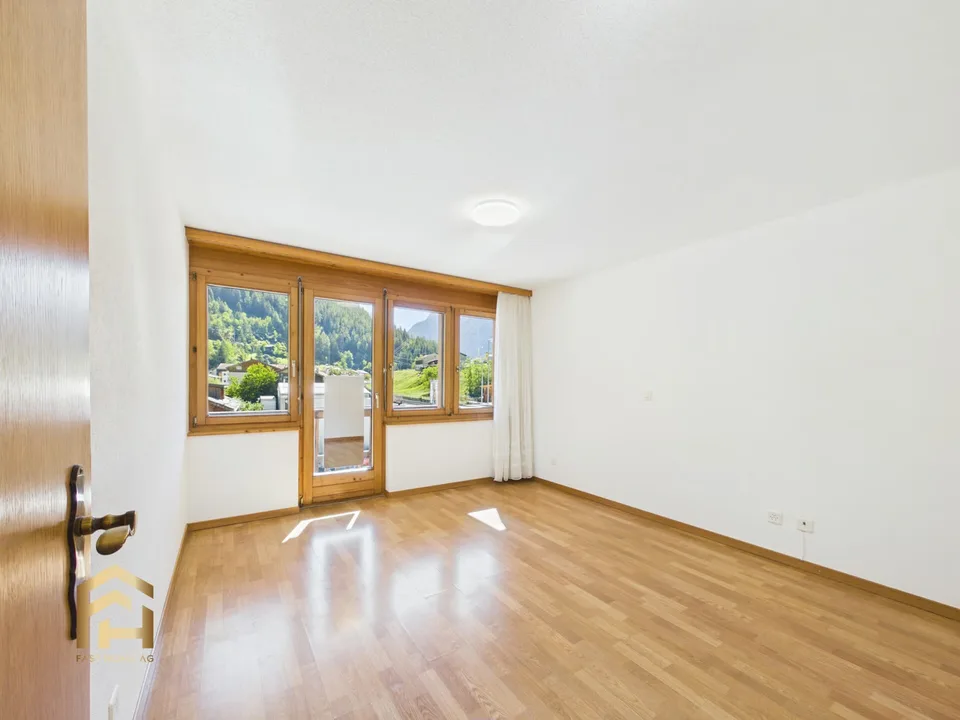 Lichtdurchflutete, grosszügige 4.5-ZWG mit Balkon & Lift – Foto 7 von 13