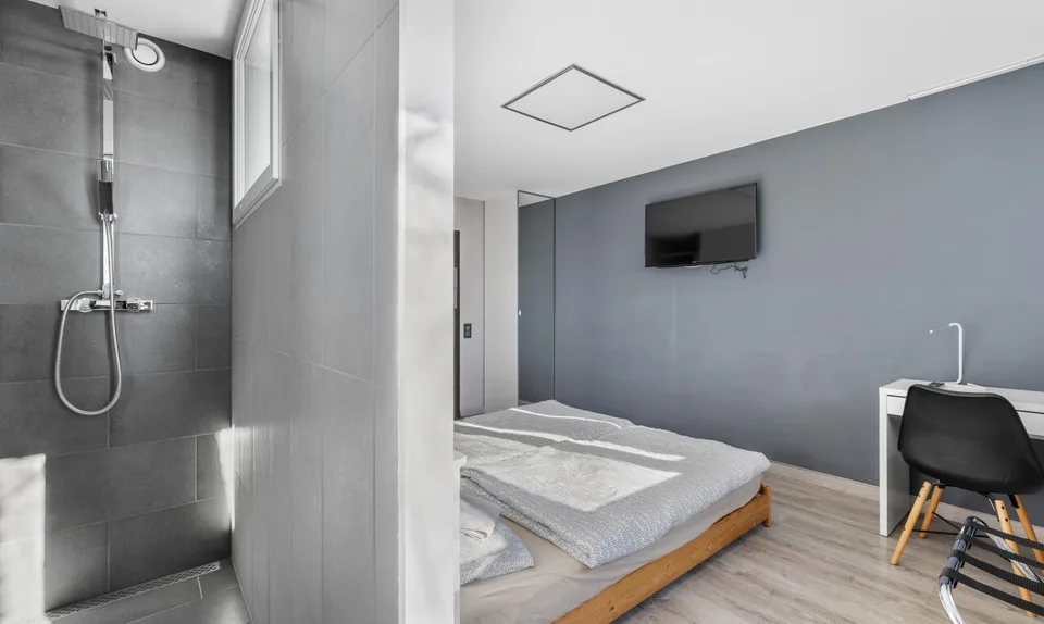 Hotel zu verkaufen: 26 Zimmer, 18.319 m² Grundstück, Seeblick – Foto 5 von 13