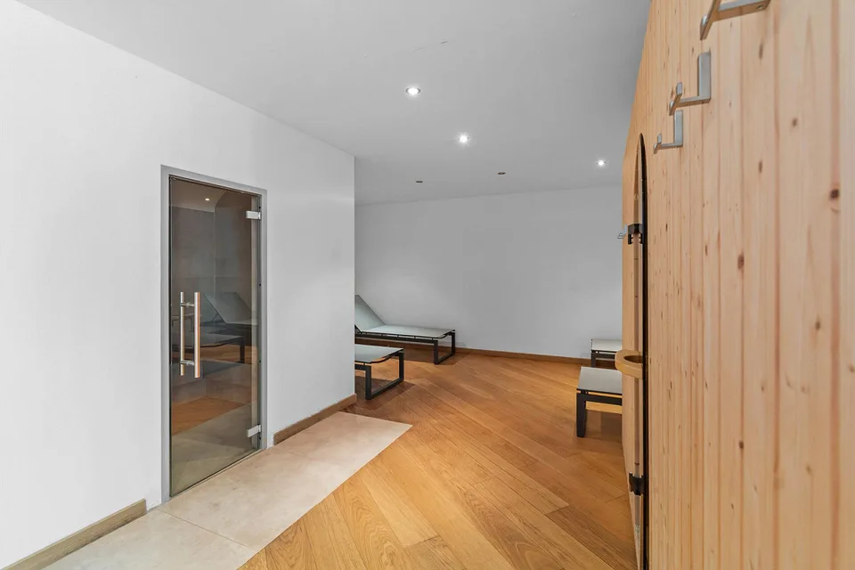 2.5 Zimmerwohnung mit Balkon und grossem Garten – Foto 9 von 10