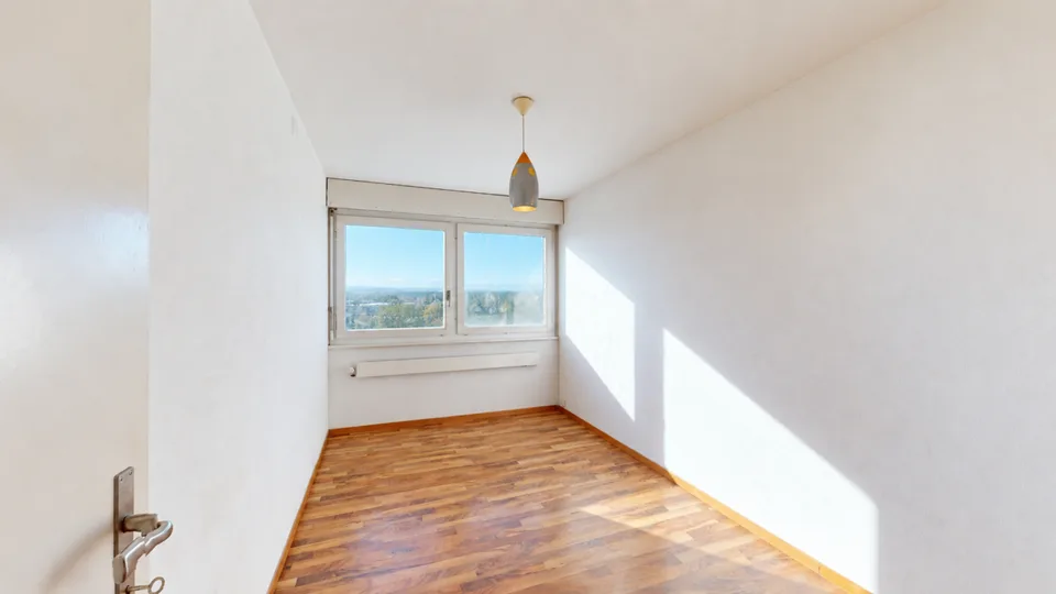 3.5-Zimmerwohnung mit traumhafter Weitsicht bis in die Alpen – Foto 5 von 9