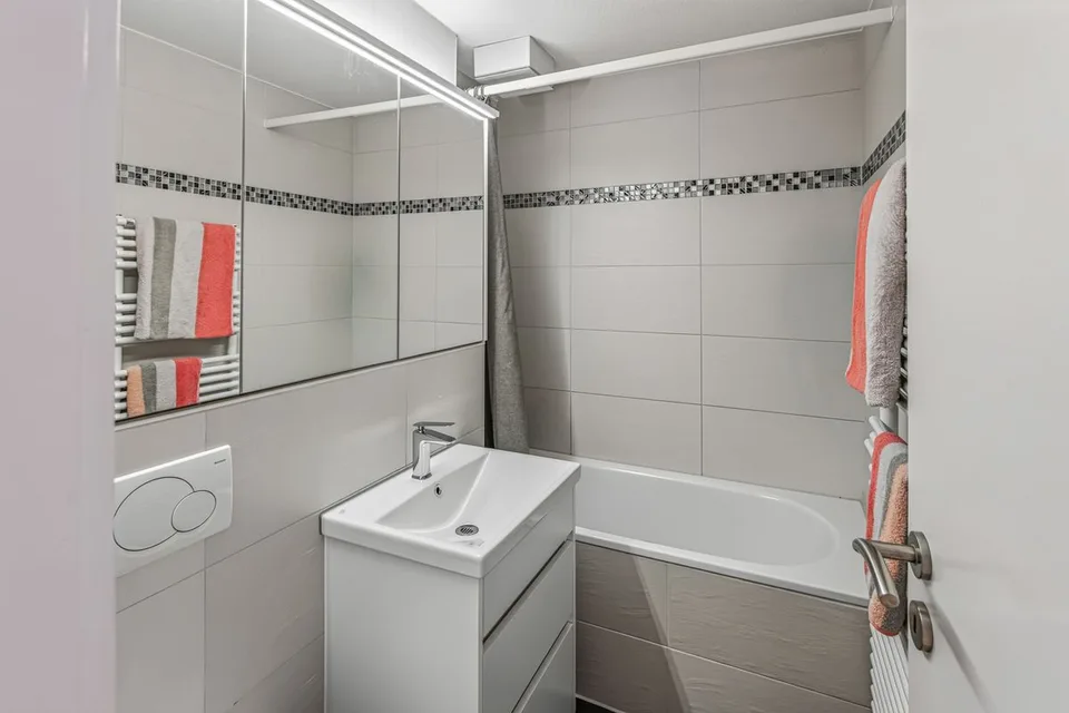 Familienglück mit Garten & Pool - modernisiertes, 4.5-Zimmer-Reihenhaus – Foto 10 von 13