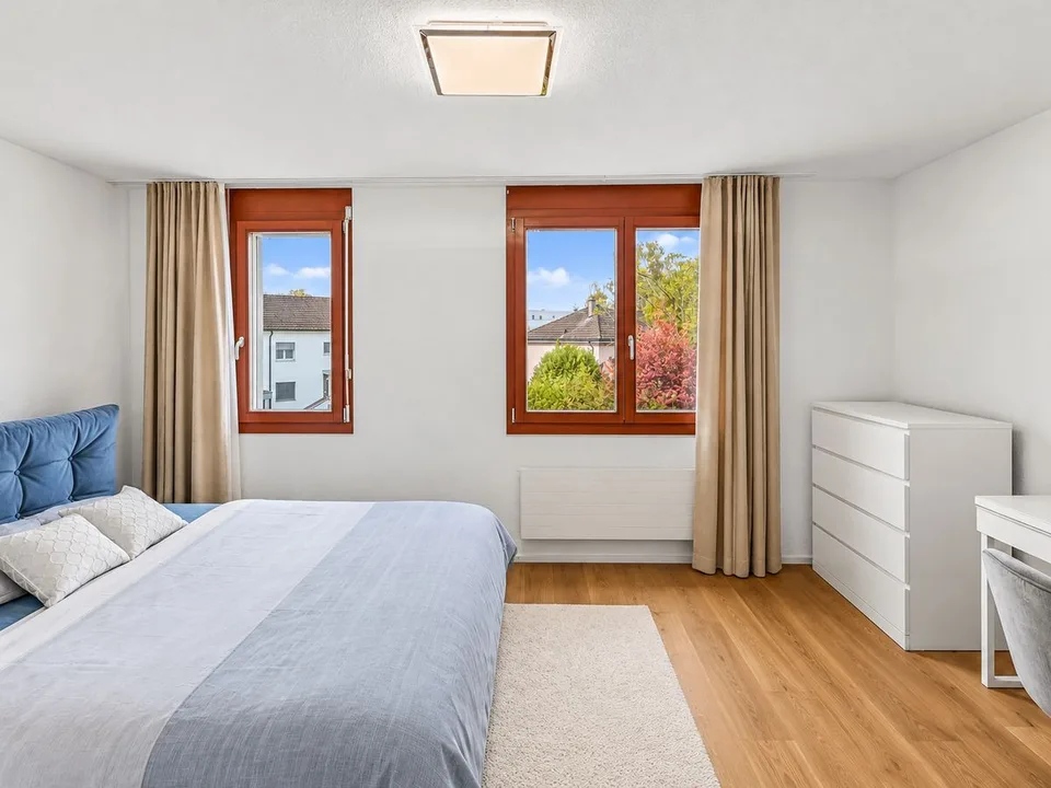 Familienglück mit Garten & Pool - modernisiertes, 4.5-Zimmer-Reihenhaus – Foto 13 von 13