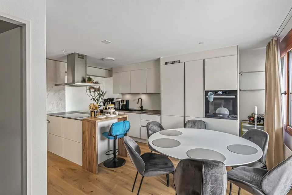 Familienglück mit Garten & Pool - modernisiertes, 4.5-Zimmer-Reihenhaus – Foto 9 von 13