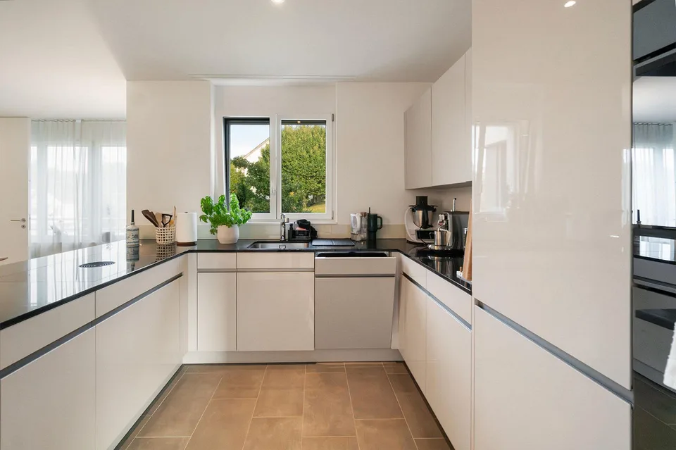 Grosszügige Wohnung im Eigentumsstandard an ruhiger Lage – Foto 6 von 14