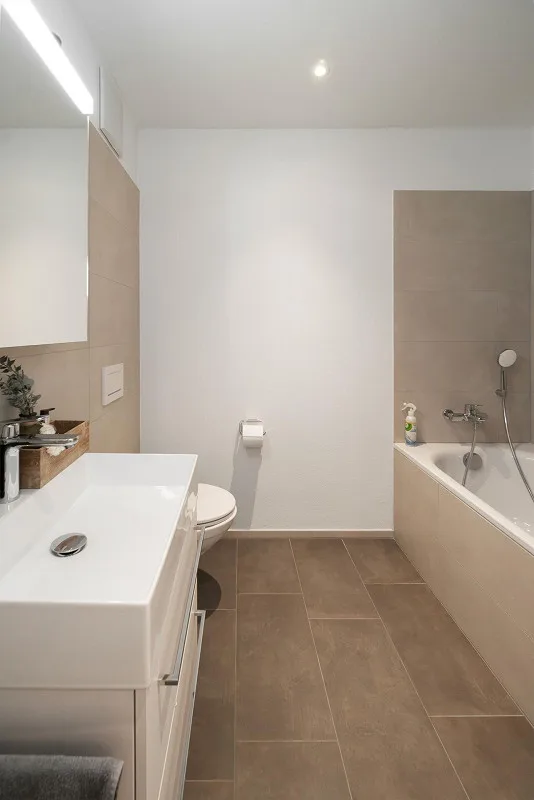 Grosszügige Wohnung im Eigentumsstandard an ruhiger Lage – Foto 12 von 14