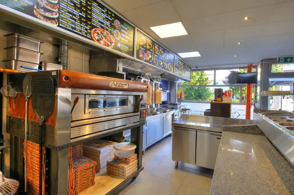 Fonds de commerce Kebab, Pizza, Tacos au centre-ville de Monthey – photo 6 sur 13