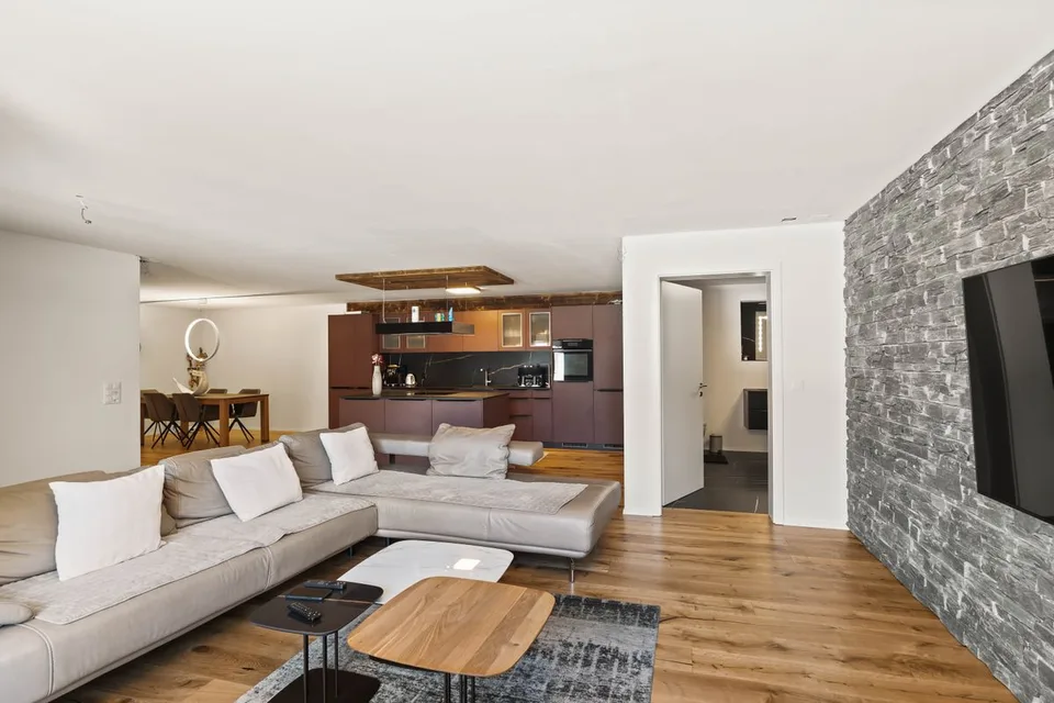 Modern umgebaute 4.5-Zimmer-Wohnung mit 135 m² Wohnfläche – Foto 8 von 13