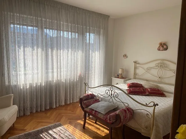 Komfortables 4.5-Zimmer-Apartment im letzten Stock in Chiasso – Foto 6 von 9