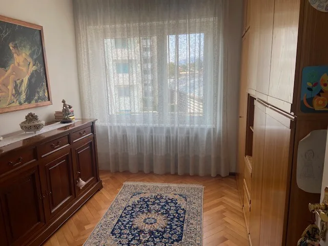 Komfortables 4.5-Zimmer-Apartment im letzten Stock in Chiasso – Foto 7 von 9