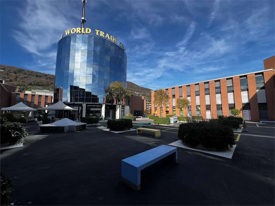 Réf. 2642 - World Trade Center, Agno - bureau/studio médical à louer – photo 8 sur 8