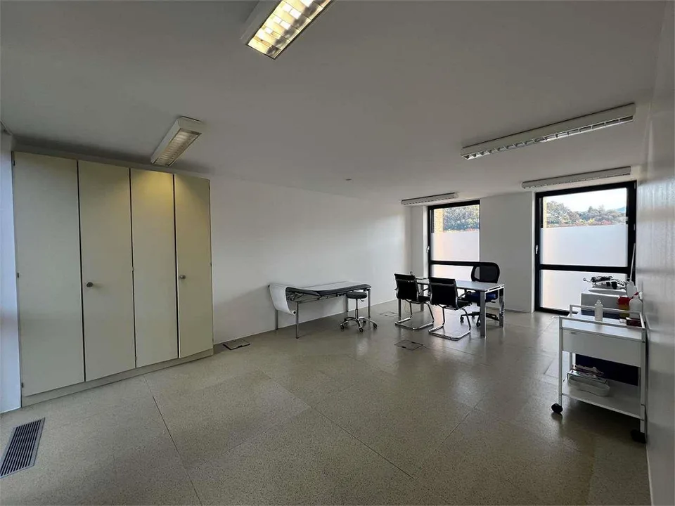 Réf. 2642 - World Trade Center, Agno - bureau/studio médical à louer – photo 4 sur 8