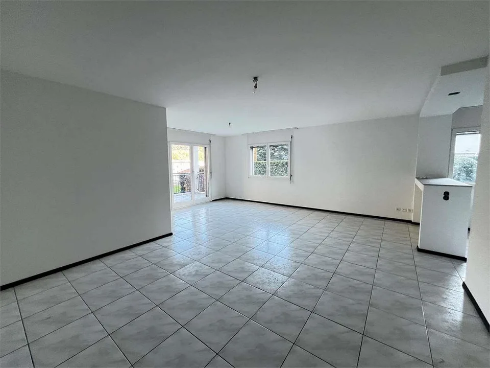 Ref. 2724 Rivera geräumige 4.5 Zimmer – Foto 3 von 8