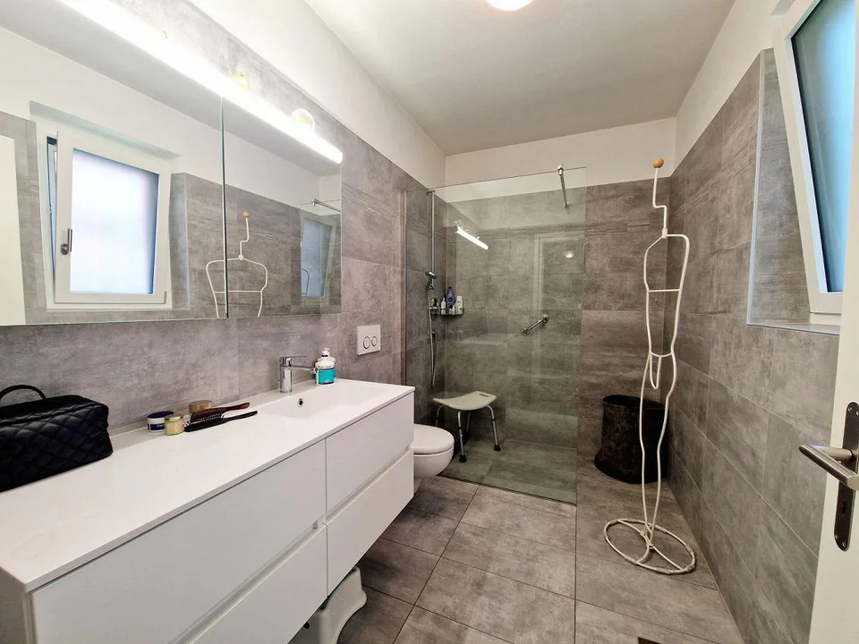 Maison individuelle 4 ½ pièces avec beau jardin romantique et grand – photo 9 sur 17