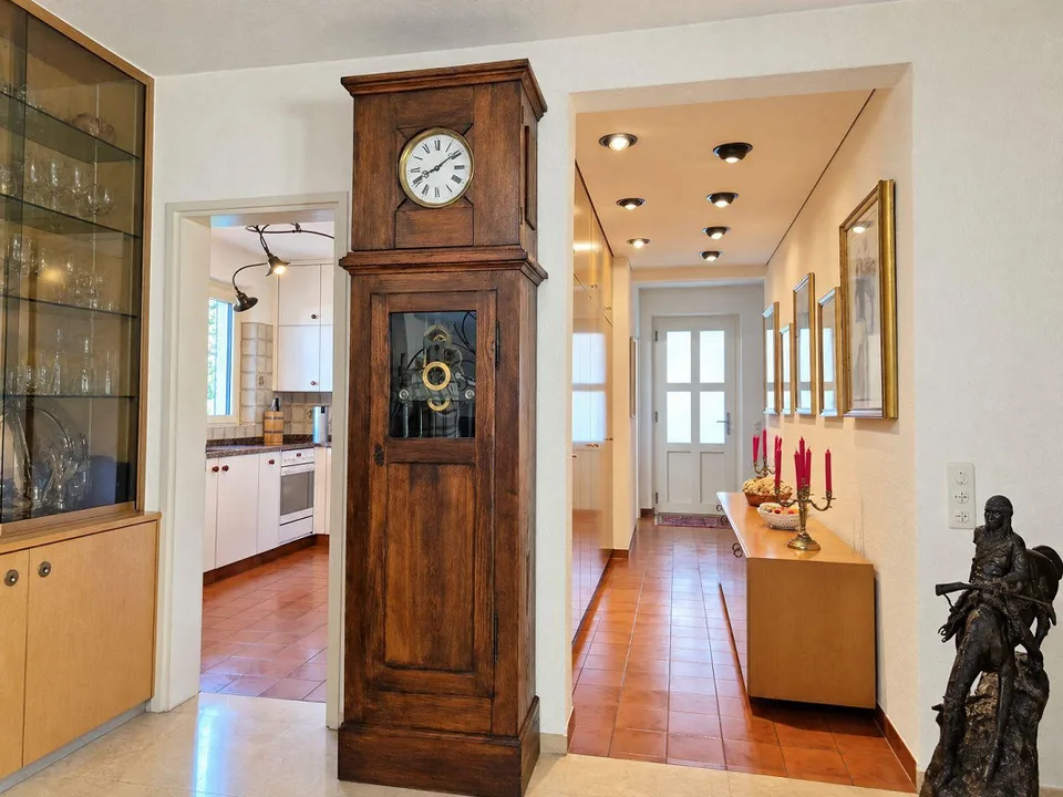 Maison individuelle 4 ½ pièces avec beau jardin romantique et grand – photo 4 sur 17
