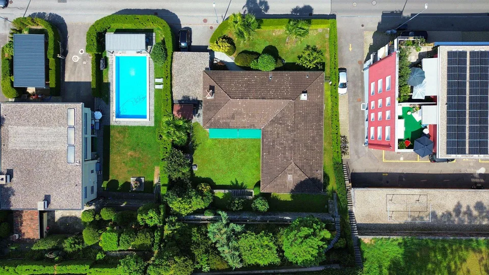 Maison individuelle 4 ½ pièces avec beau jardin romantique et grand – photo 16 sur 17