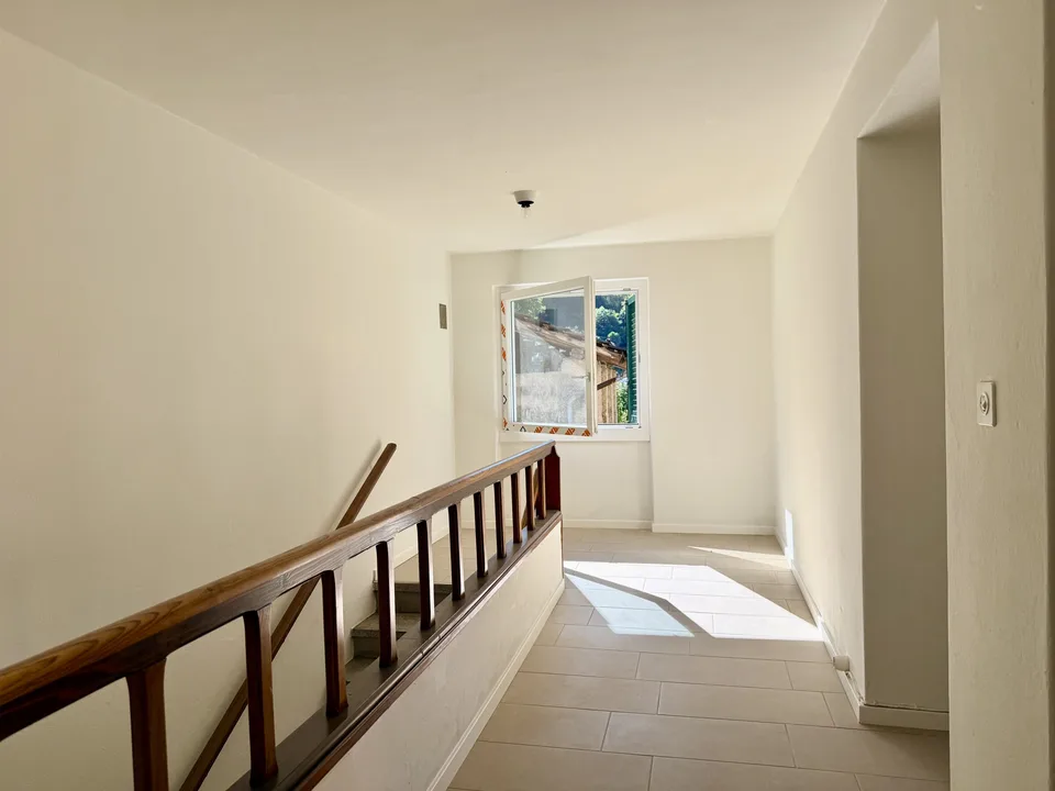 Schöne renovierte Wohnung mit Garten und Garage in Pugerna – Foto 6 von 9
