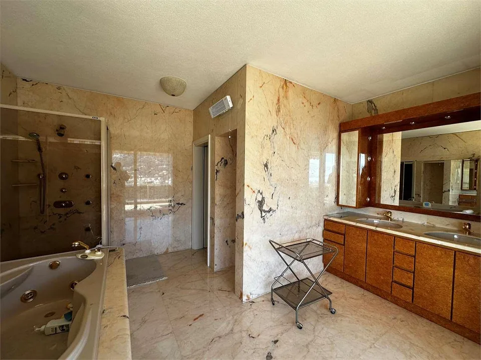 Ref. 2661_Lugano, Elegante Residenz von 450 m² mit Seeblick – Foto 9 von 13