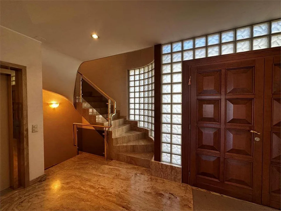 Ref. 2661_Lugano, Elegante Residenz von 450 m² mit Seeblick – Foto 2 von 13