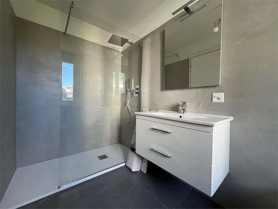 2342: Lugano, renovierte 3,5-Zimmer-Wohnung – Foto 5 von 11