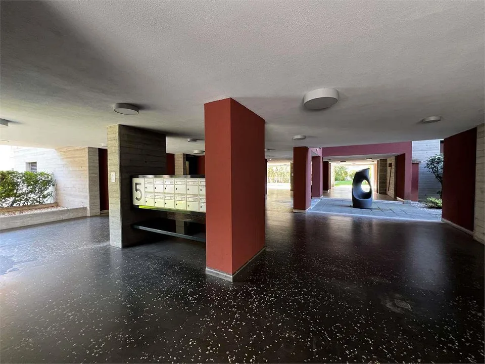 Rif. 2705 Lugano - Elegante 3.5 locali con terrazzo a pochi passi dall – foto 2 di 10