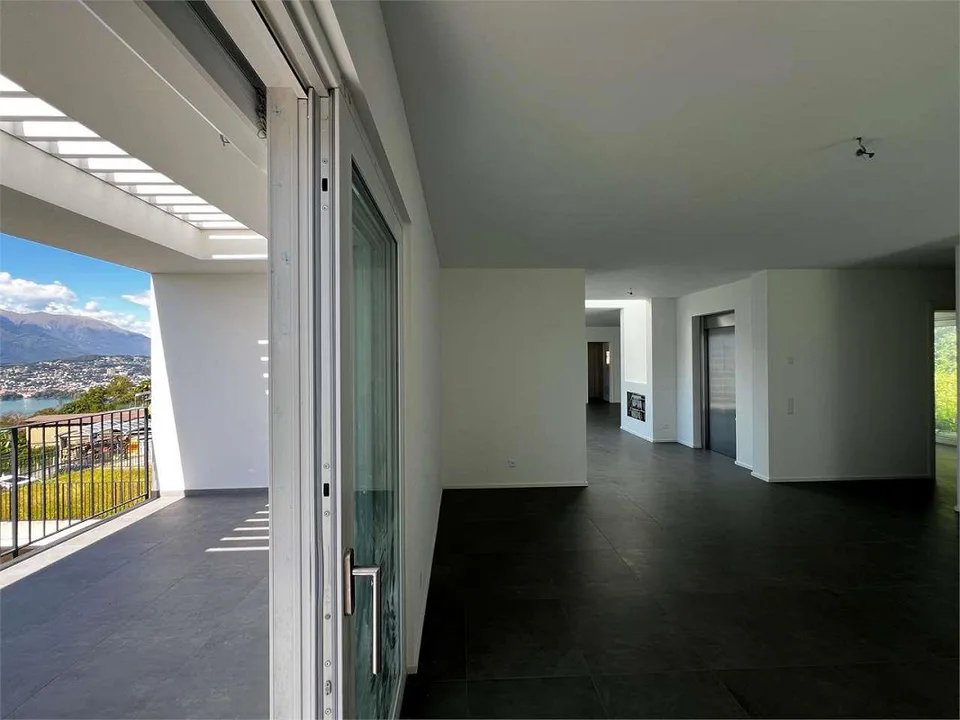 Rif. 2713 Pugerna Villa di nuova costruzione con giardini e vista lago – foto 6 di 7