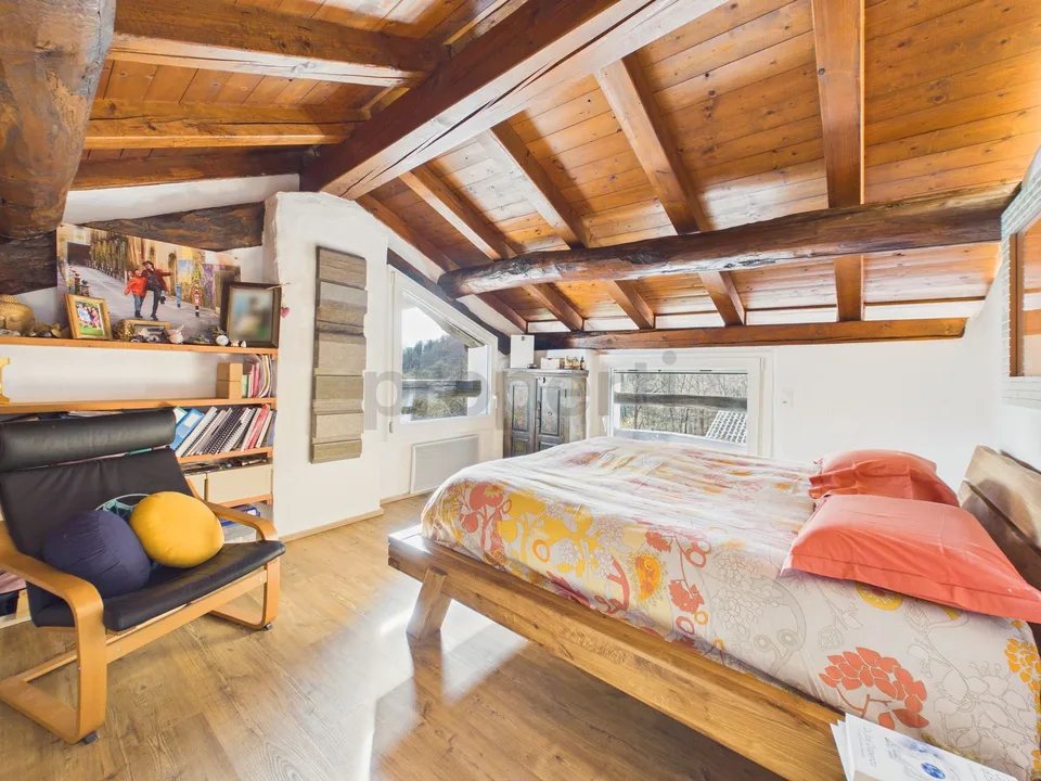 Villa exclusive de 7,5 pièces immergée dans la verdure avec dépendance et étang – photo 9 sur 13