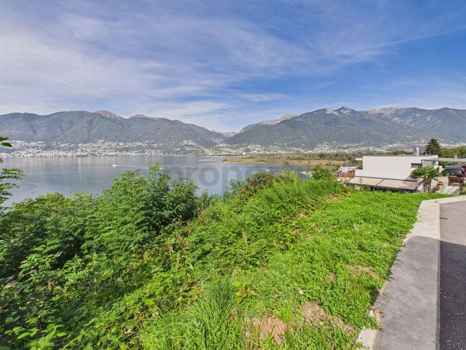 Building plot with panoramic view of Lake Maggiore and the mountains – photo 5 of 13
