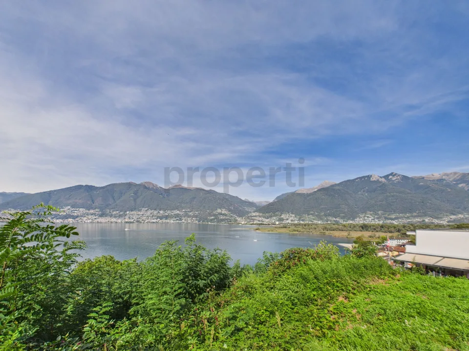 Building plot with panoramic view of Lake Maggiore and the mountains – photo 9 of 13